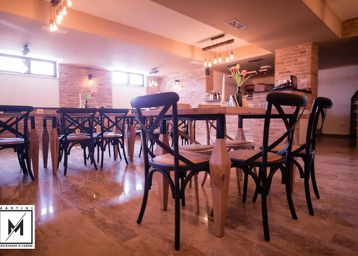 Martini Restaurant & Cazare
